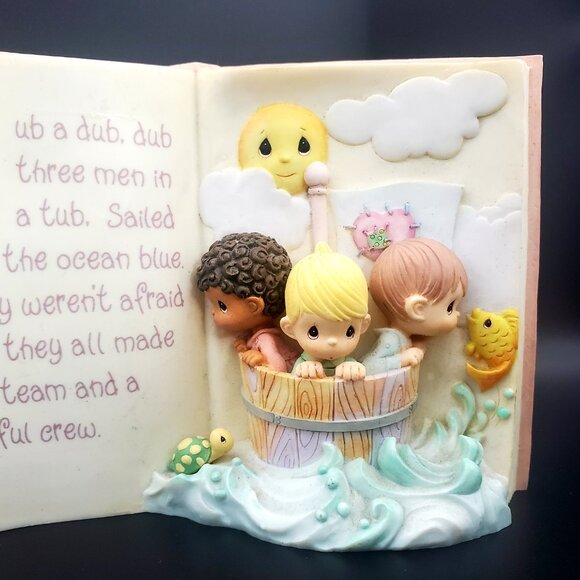 PRECIOUS MOMENTS Figurine Nursery Rhyme Book 'Rub a dub dub' Collectible 3D 1998 - Picture 2 of 8
